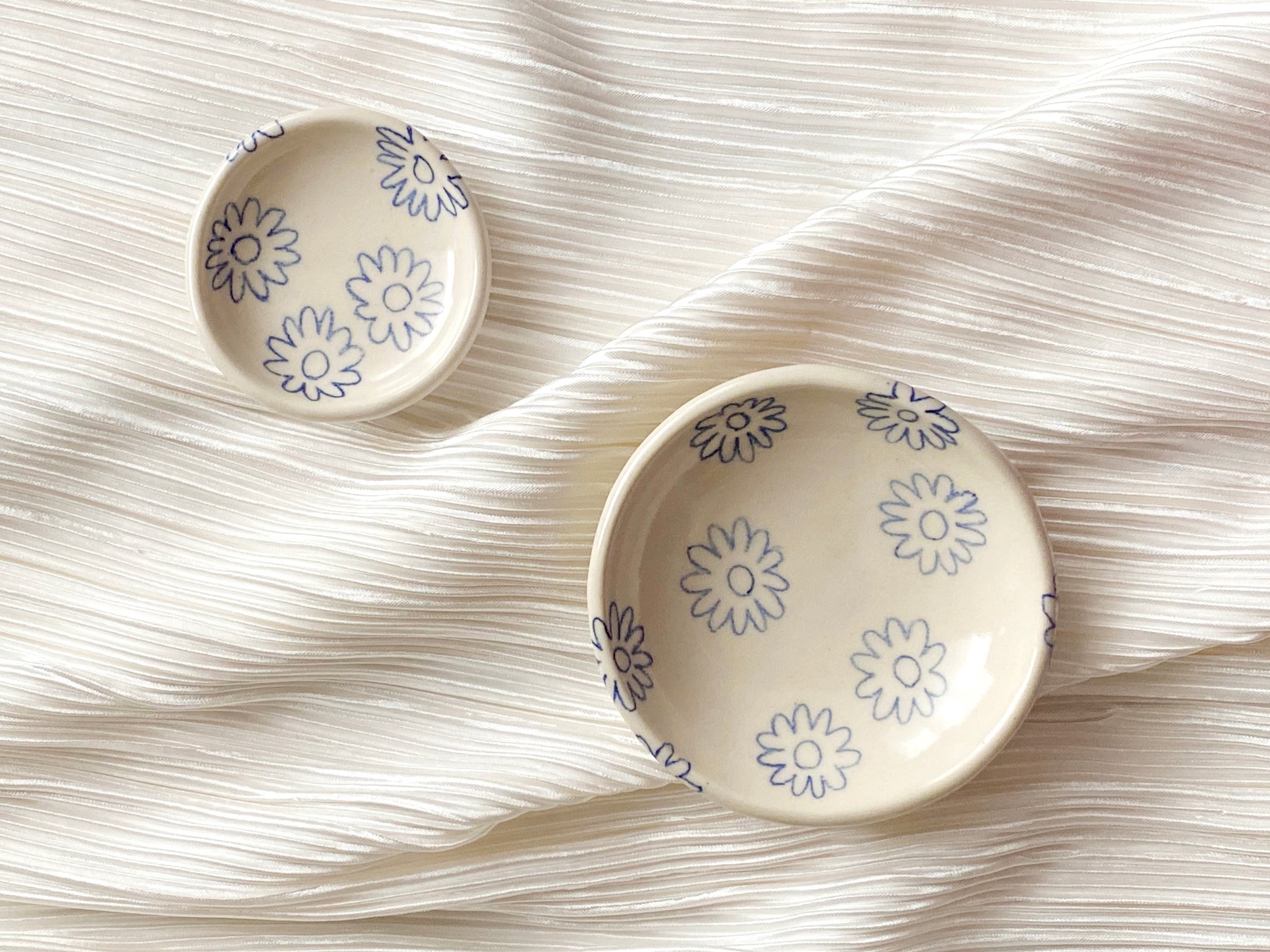 Pre-Order: Trinket Ring Dish - "Daisy" Flower Pattern - Fine Cobalt Blue