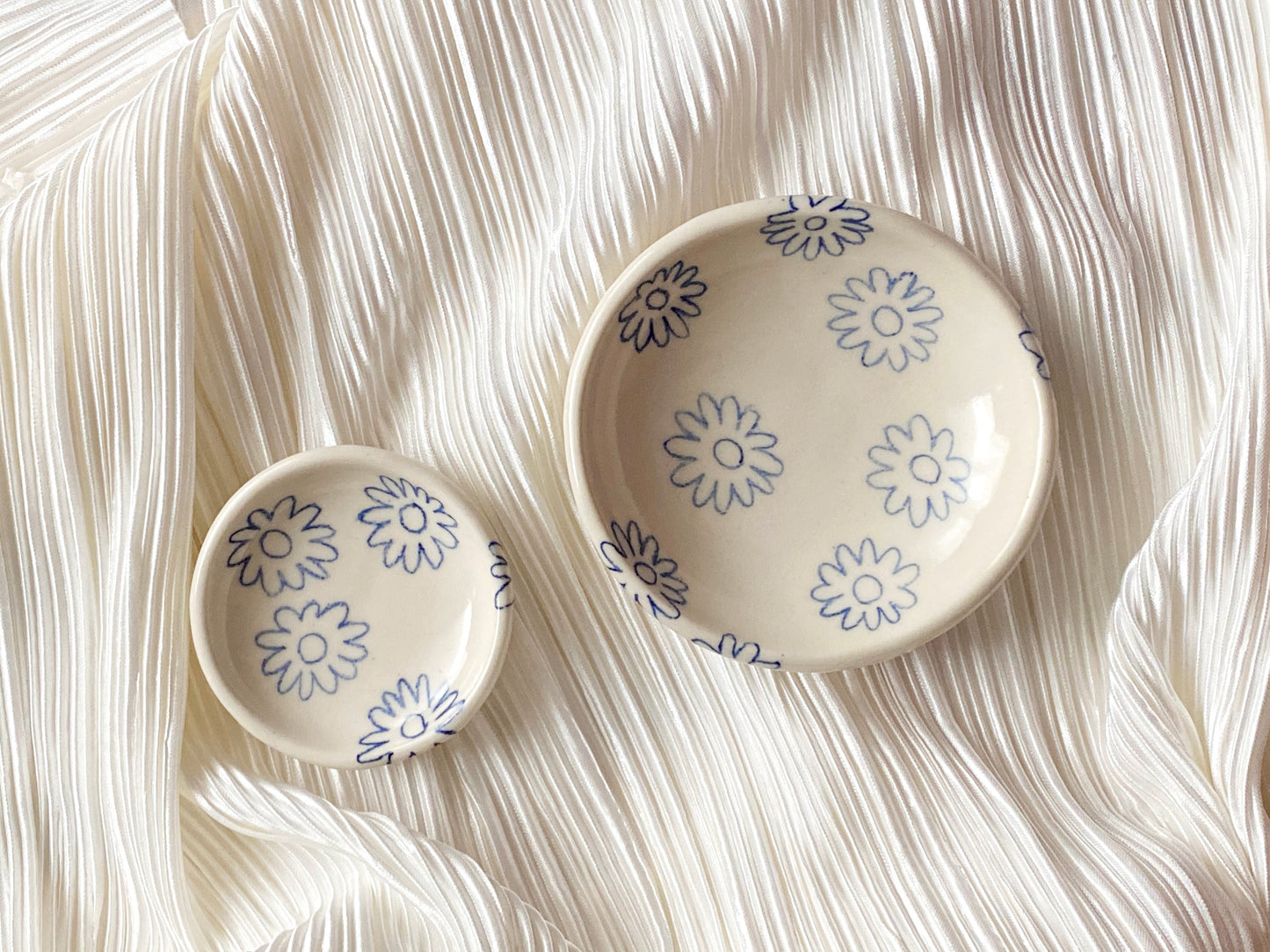 Pre-Order: Trinket Ring Dish - "Daisy" Flower Pattern - Fine Cobalt Blue