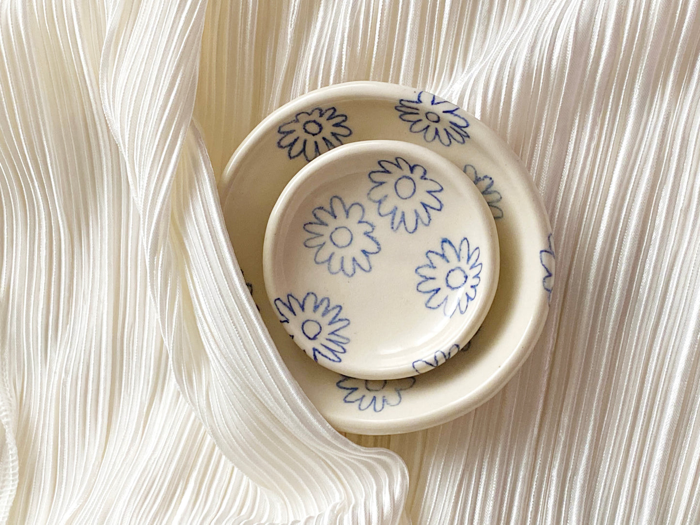 Pre-Order: Trinket Ring Dish - "Daisy" Flower Pattern - Fine Cobalt Blue