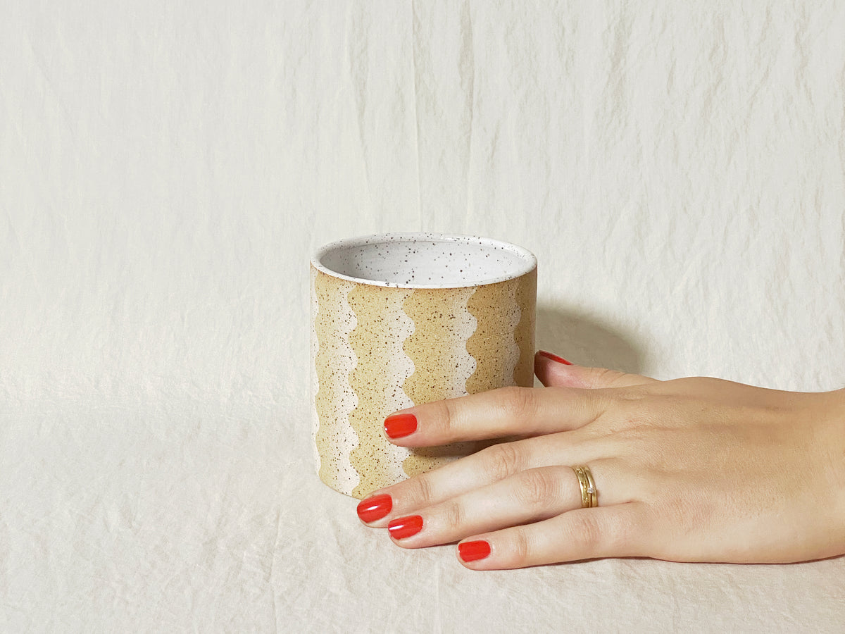 Wavy Cup - Small Pattern - White