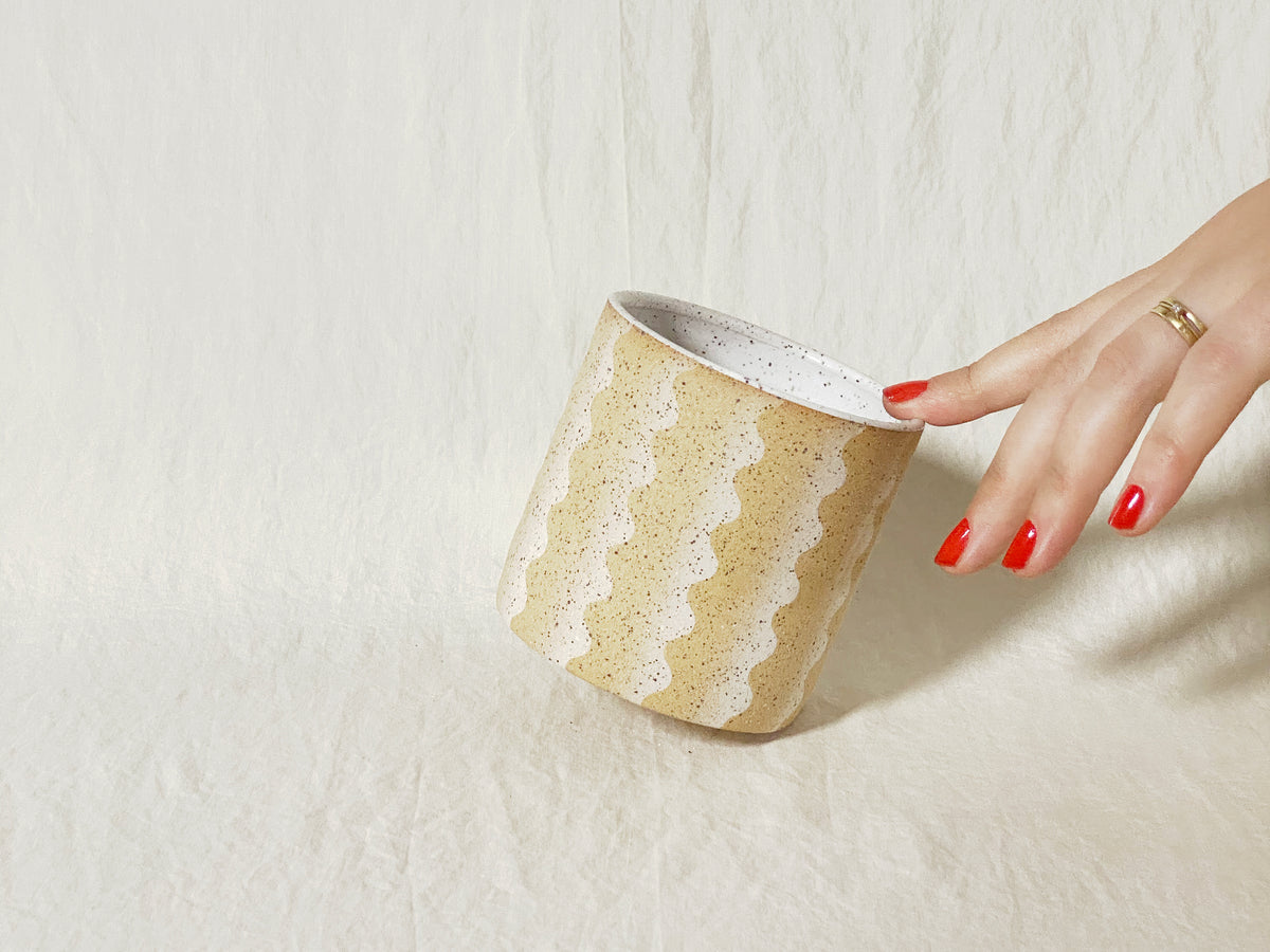 Wavy Cup - Small Pattern - White